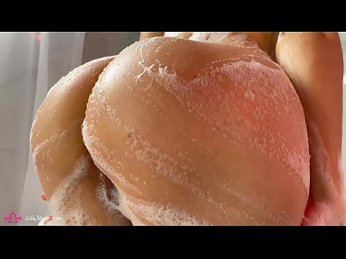 ❤️ Brunette si masturba a figa cù un vibratore per un orgasmu intensu in a doccia Super sex à noi ️❤