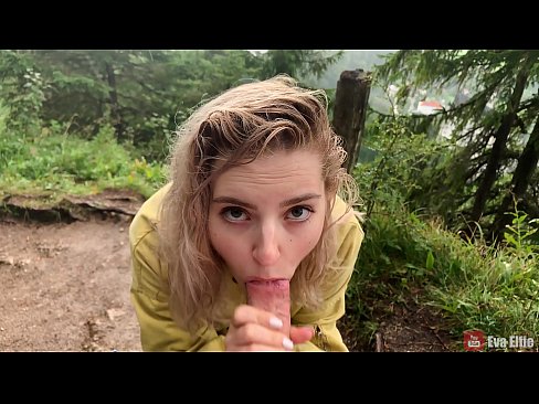 ❤️ Ragazza ingoia cum dopu un pompino publicu - Eva Elfi Super sex à noi ️❤