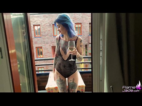❤️ Ragazza tremenda chì succhia cù una bocca è cazzo appassionatamente sottu à u celu apertu Super sex à noi ️❤